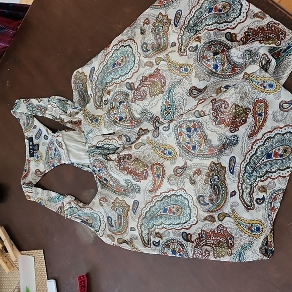 Sleeveless blouse - Picture 4 of 4